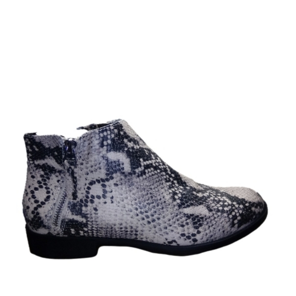 MEMORY foam time and true ankle booties. - Picture 2 of 5